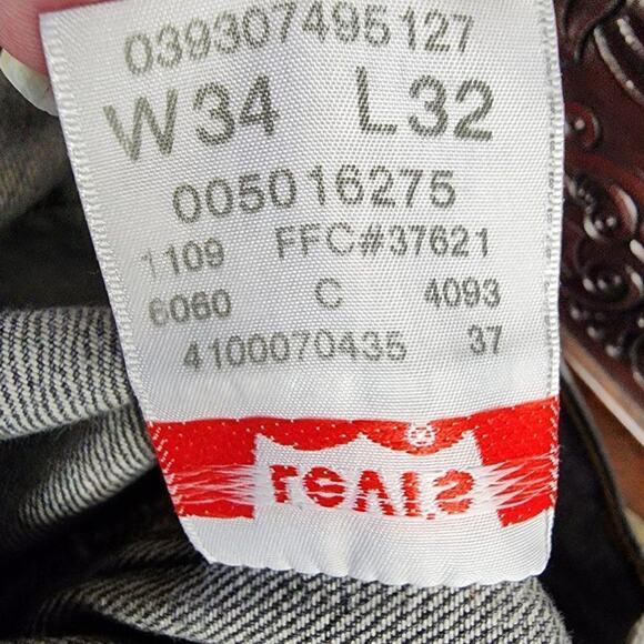 Levi's Men Jeans, Original 501 Button-Fly Made In Mexico Straight Leg Jeans, 34 - Picture 4 of 12